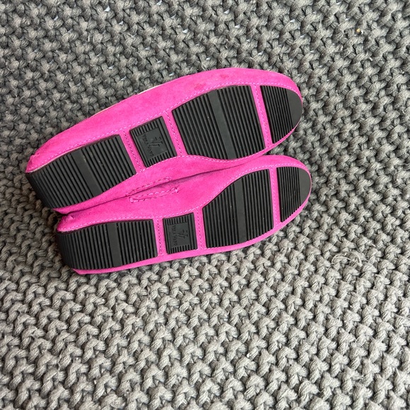 Vera Wang Fuchsia Pink Suede Loafers Slip On Shoes Women Size 6 M, Made in Italy - Picture 8 of 14